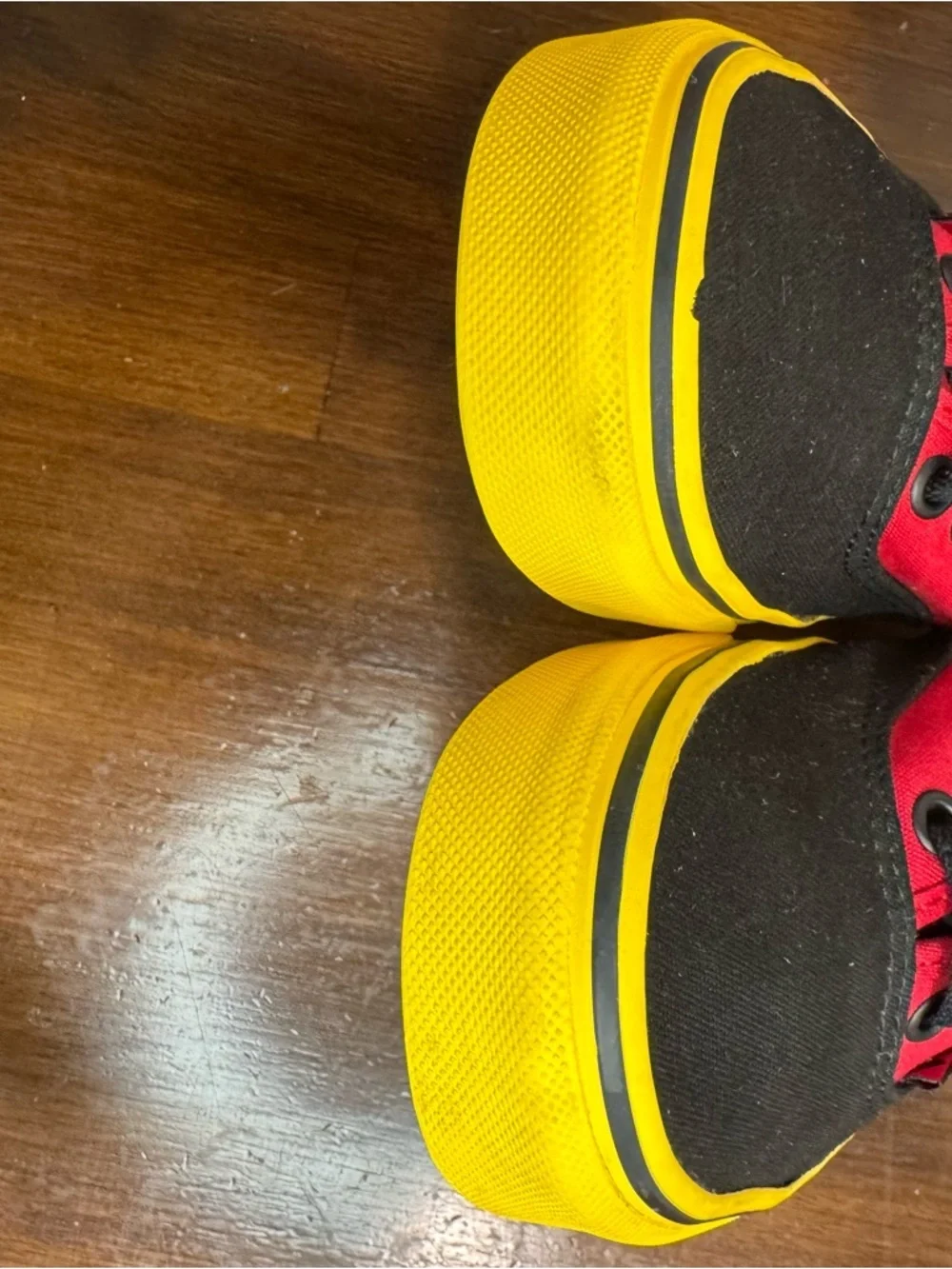 VANS x Disney 90th Anniversary Mickey Mouse Red Yellow Authentic M 4.5 W 6.0
